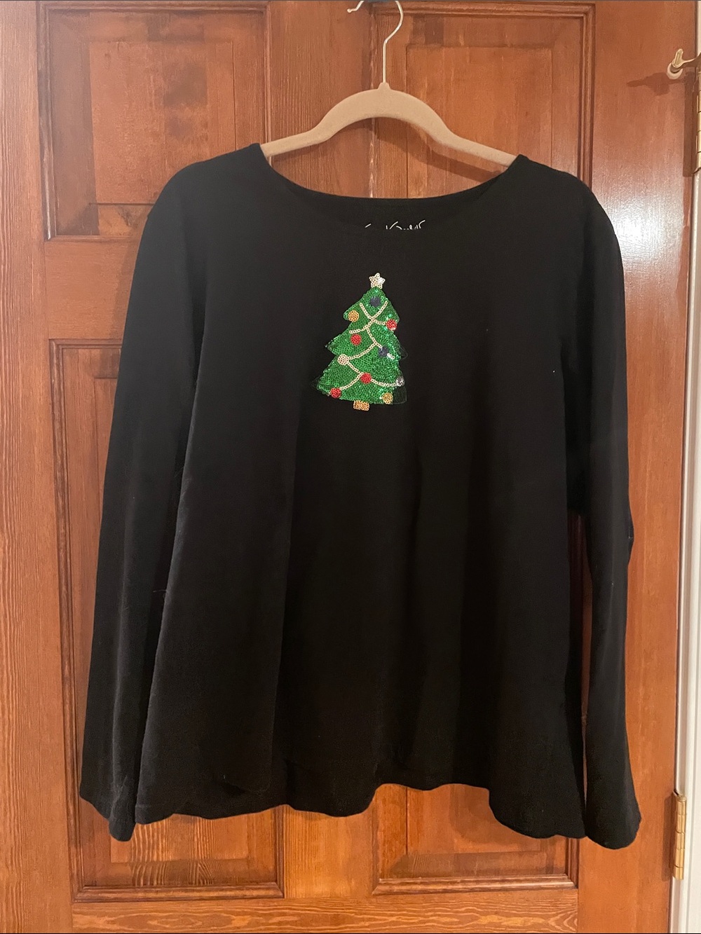 Gloria Vanderbilt Black Long-Sleeve Top with Green Sequin Tree